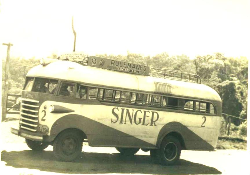 RALF SINGER Hacer historia con el barro de sus propias&nbsp;huellas…