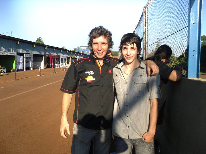 227868_1880840033764_2286032_n