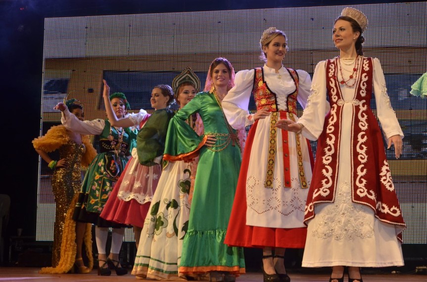 Hoy Noche de Reinas, generales $&nbsp;70