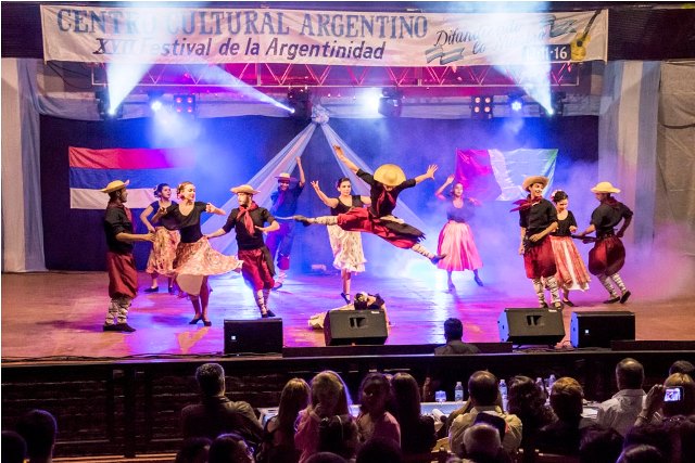 Festival de la Argentinidad: Luciana Yoryelina Avalos es la nueva Paisana&nbsp;Argentina