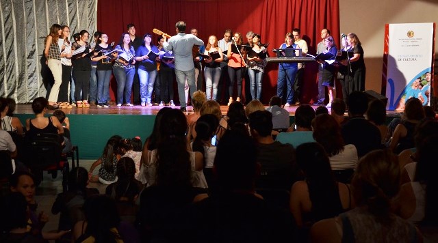 Teatro y presentaciones circenses, de danza y musicales con buen público en la casa del&nbsp;Bicentenario