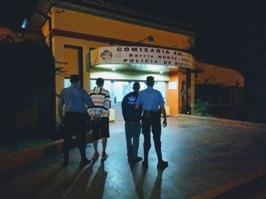 Dos jóvenes fueron detenidos por ocasionar daños en la escuela&nbsp;822