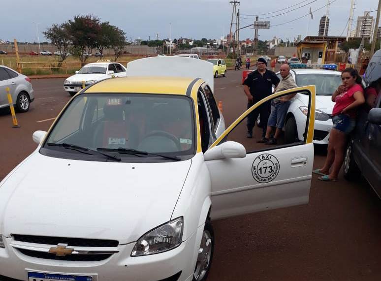 Interceptaron en el Puente Internacional a un taxi que llevaba oculta a una menor en el&nbsp;baúl