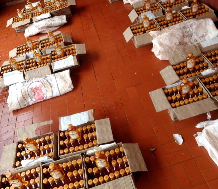 Incautaron 720 botellas de caña que eran transportadas en un&nbsp;colectivo