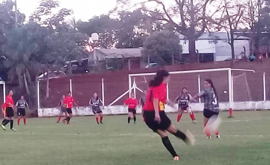 Las Millonarias golearon 5 a 0 en el Estadio Enrique&nbsp;Speyer