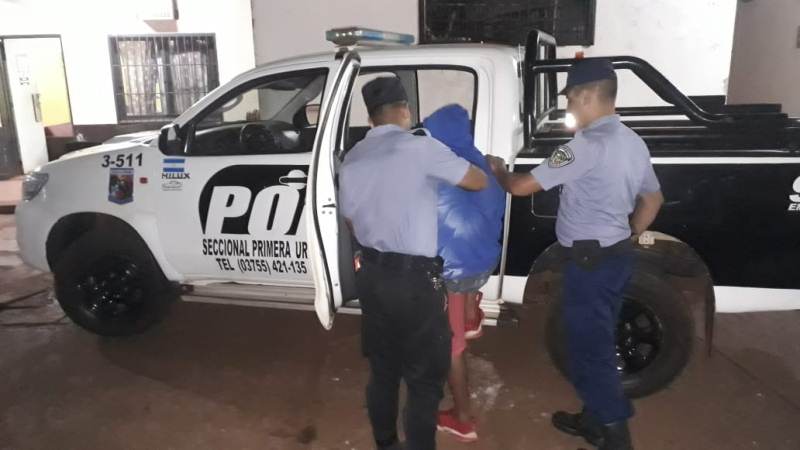 Joven fue sorprendido en un auto ajeno en calle 12 de&nbsp;Octubre