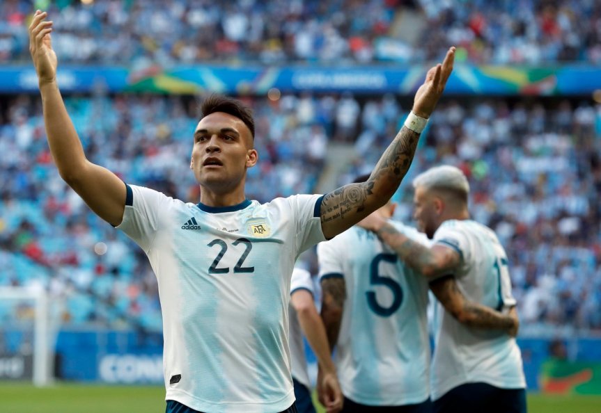 2-0: Argentina le ganó a Qatar y se clasificó a&nbsp;cuartos