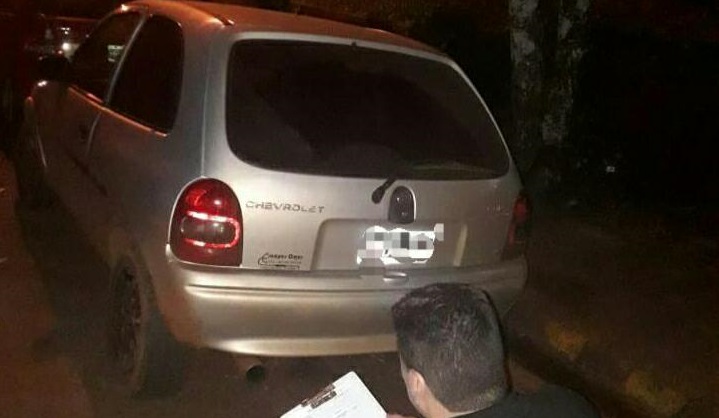 Intercambiaron sus Corsa, pero uno estafó al otro: tenía papeles&nbsp;truchos