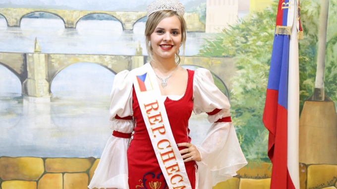 La presionaron para renunciar al trono checo por estar&nbsp;casada