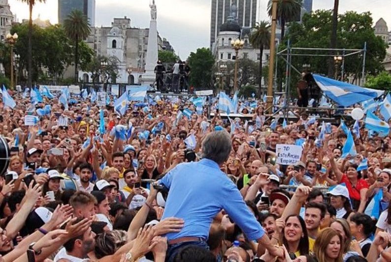 Macri: «Tenemos que cuidar que no nos roben la&nbsp;Argentina»