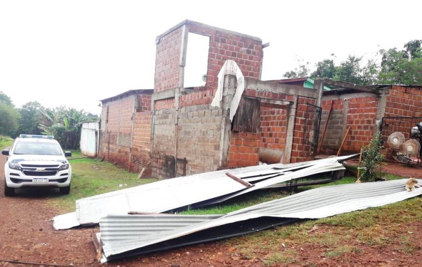 La tormenta causó caída de árboles y voladuras de techo afectando a 9 ...