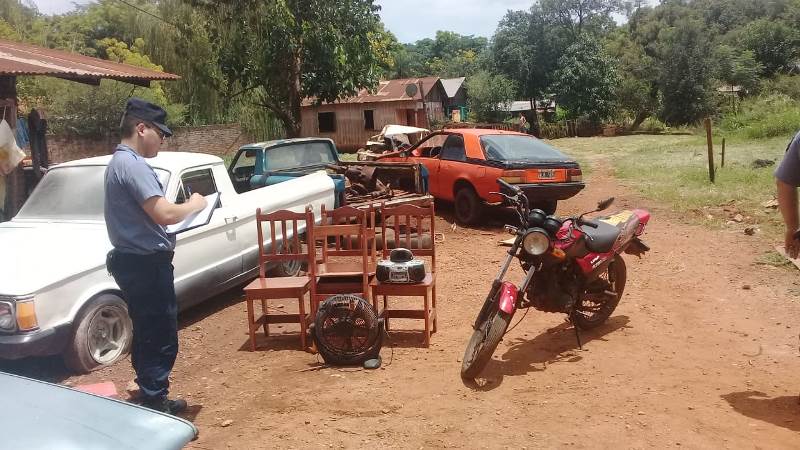 Salió para festejar el año nuevo y le robaron la moto, equipo de música y un&nbsp;ventilador