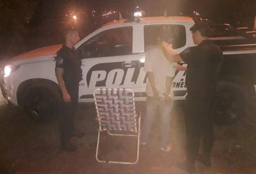 Entró a una propiedad a robar, fue sorprendido por el propietario y se llevó un sillón&nbsp;plegable