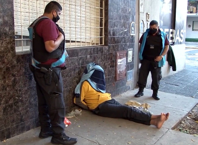 Salió de la cárcel por el Coronavirus y fue a robar una heladería, tiene 15&nbsp;causas