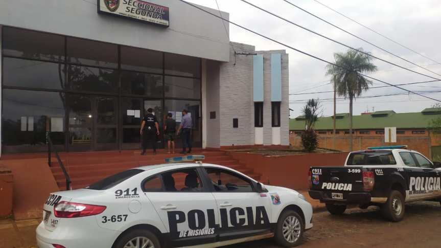 Detuvieron a un joven por robar ocho silletas, dos sillones plegables y dos&nbsp;cascos