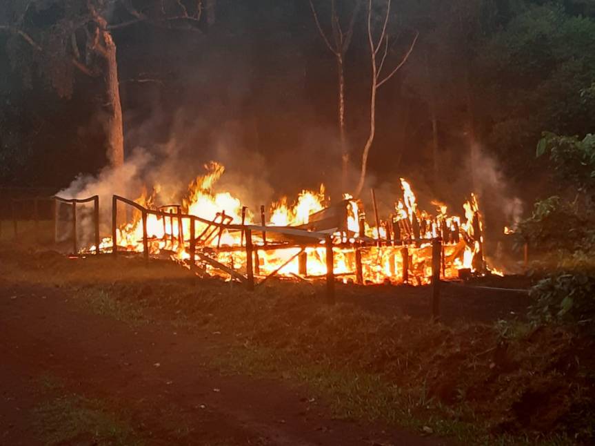 Incendio consumió totalmente la vivienda de una&nbsp;joven