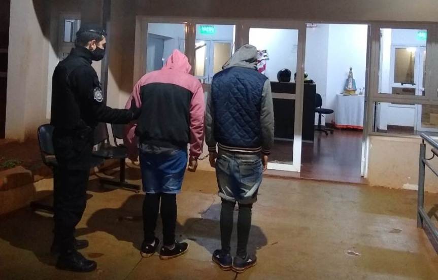 Dos sujetos demorados por robar una cartera en avenida&nbsp;Guayaba