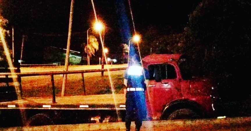 Camionero circulaba alcoholizado por la ruta y evadió un control por la&nbsp;banquina