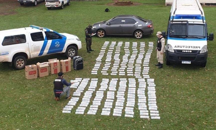 Contrabandistas intentaron esquivar un control y uno se dio a la fuga, llevaban 2.980 paquetes de cigarrillos valuados en&nbsp;$394.000