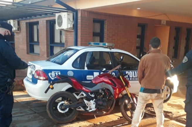 Detuvieron a un joven y recuperaron una moto a pocos minutos de ser&nbsp;robada