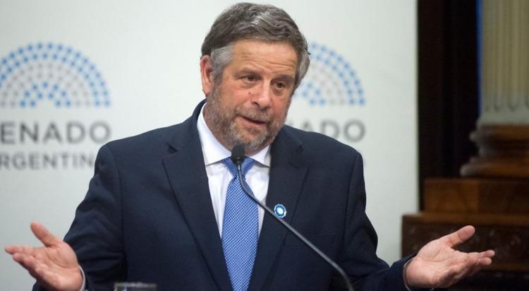 “Es muy difícil que la gente cumpla después de 5 meses… la economía se agravó por una cuarentena muy alargada», dijo el ex ministro de&nbsp;Salud