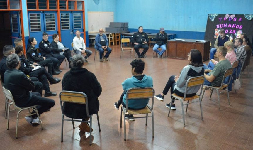 La policía se reunió con comisiones barriales de Esperanza, Bella Vista, y Las&nbsp;Palmas
