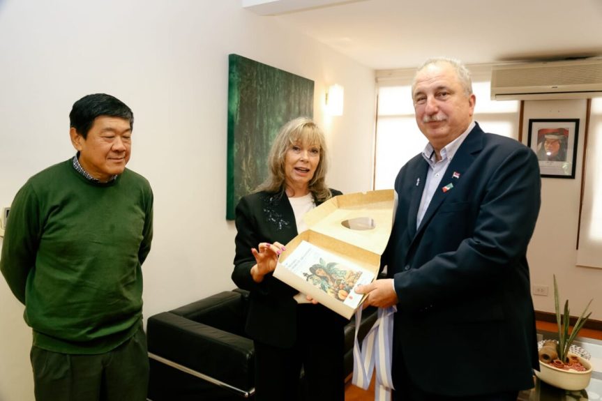 Passalacqua otorgó un subsidio de 35 millones a la UNaM para fortalecer su&nbsp;funcionamiento