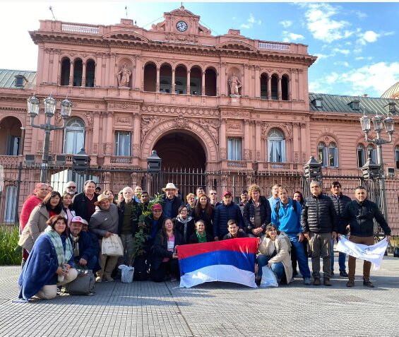 Yerbateros hicieron una mateada en el Obelisco y llevaron sus reclamos a la Casa&nbsp;Rosada