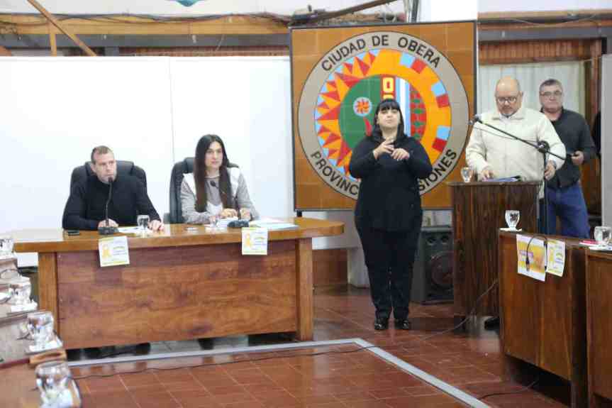 Concejales incorporaron un intérprete de lengua de señas para sesiones y audiencias&nbsp;públicas