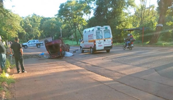 Conductor falleció tras volcar en una&nbsp;avenida