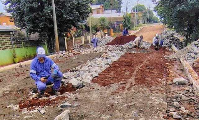 Ejecutan obra de empedrado en calle&nbsp;Mendoza