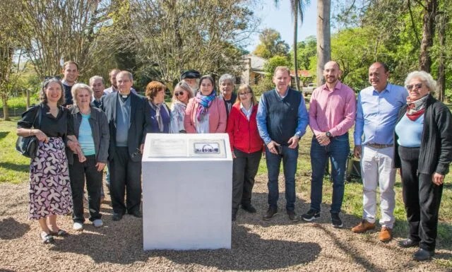 Colocaron placa por el 86 aniversario de la Picada&nbsp;Sarmiento