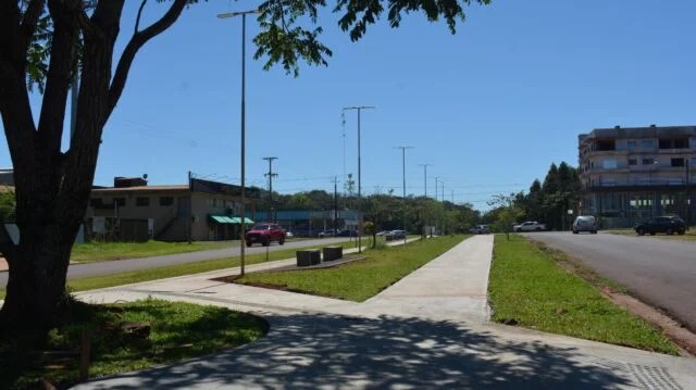 Construyen sendero podotáctil y con movilidad activa en avenida&nbsp;Gendarmería