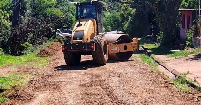 Realizan mejoras en caminos terrados de barrios Norte y&nbsp;Stemberg