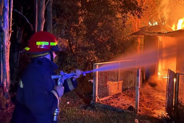 Voraz incendio consumió totalmente una vivienda en Villa&nbsp;Mosquere