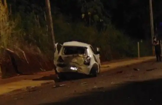 Ebrio demorado tras chocar contra un auto estacionado – INFOBER