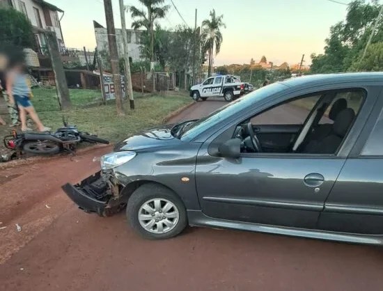 Choque en la colectora Apóstoles dejó a un motociclista&nbsp;herido