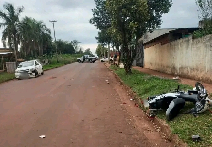 Choque entre un auto y una moto dejó un herido en Villa&nbsp;Stemberg