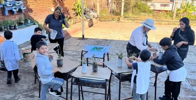 El Botánico acercó plantas y tierra a la Escuela Especial&nbsp;13