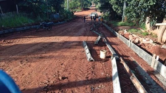 Realizan cordón cuneta y drenaje en Villa&nbsp;Barreyro