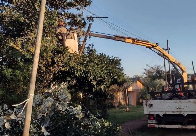 El viento dejó sin luz y agua a parte de Oberá el fin de&nbsp;semana